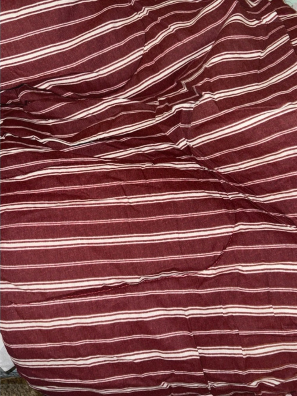 Mainstays Maroon and White Striped Comforter
